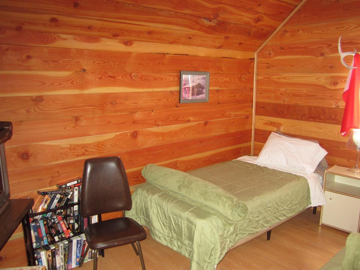 Log Inn & Pub Avola Экстерьер фото