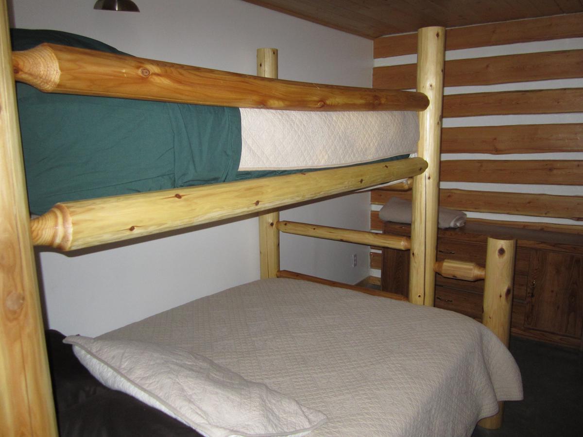 Log Inn & Pub Avola Номер фото